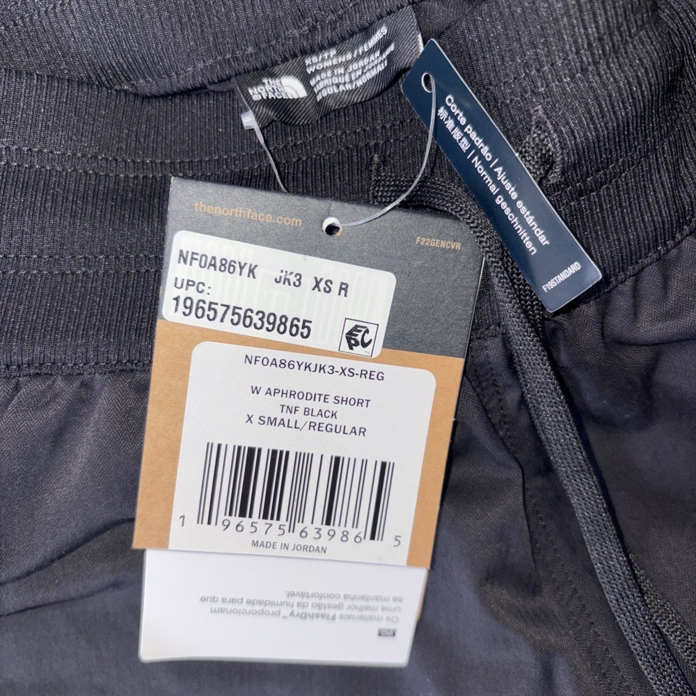The North Face Women's‎ Slim Rib Tank and FlashDry Shorts XS (Both)  Black - Picture 8 of 13